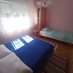 In 5484 Apartament