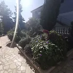 In 5484 Apartament *