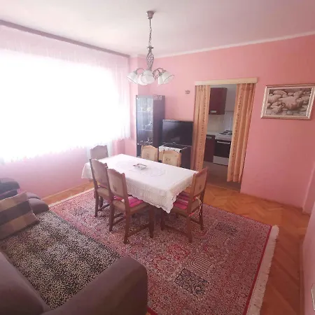 In 5484 Apartment *