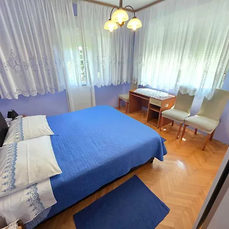 Apartament In 5484 Crikvenica