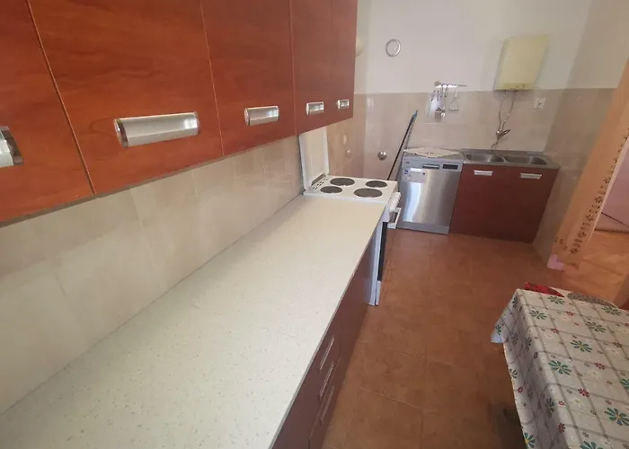 In 5484 Apartment *